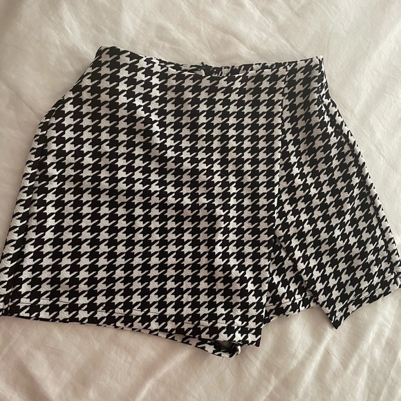 Skort - Picture 1 of 2